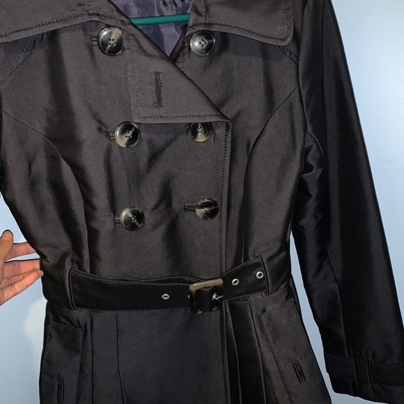 Kenneth Cole reaction trench coat - Picture 3 of 3